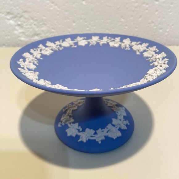 Wedgwood Blue Jasperware Compote with White Motif - Picture 2 of 8